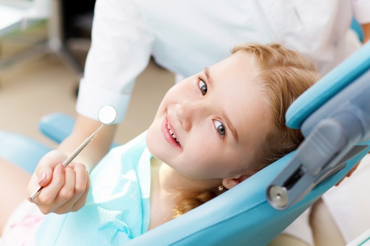 điều trị áp xe răng cho trẻ