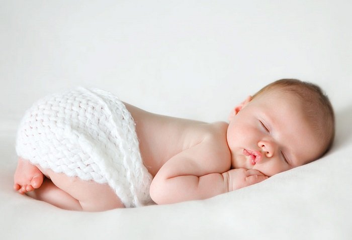 trẻ sơ sinh ngủ nhiều có sao không 