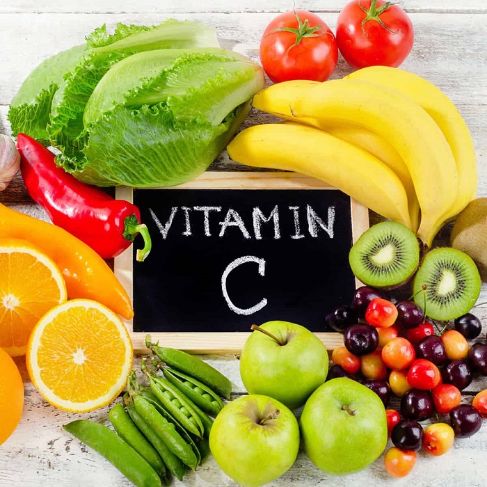 Vitamin C đóng vai trò quan trọng trong sự phát triển của trẻ.