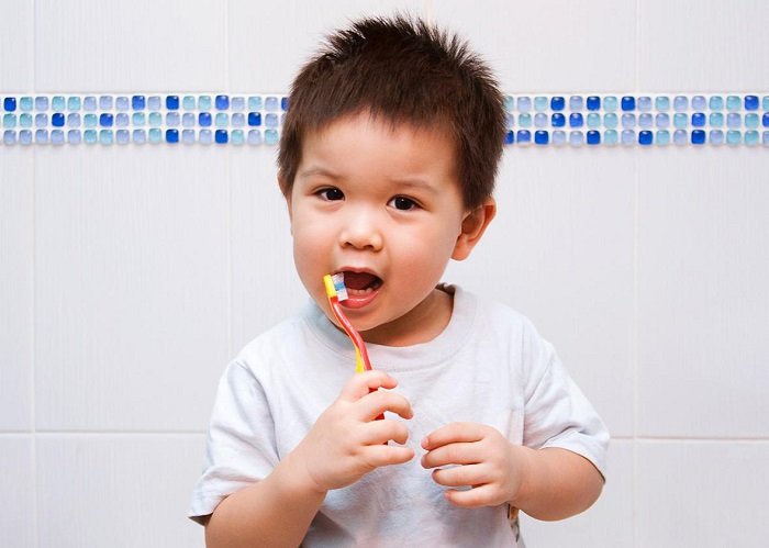 dạy trẻ thói quen đánh răng