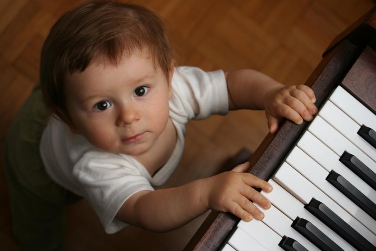 cho trẻ học piano từ mấy tuổi